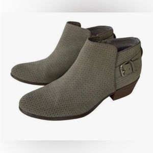 Esprit Talia boots with buckle in gray size 8M